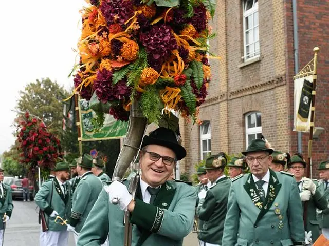 Schützenfest Sonntag Vormittag 2018 – Vorschau 36
