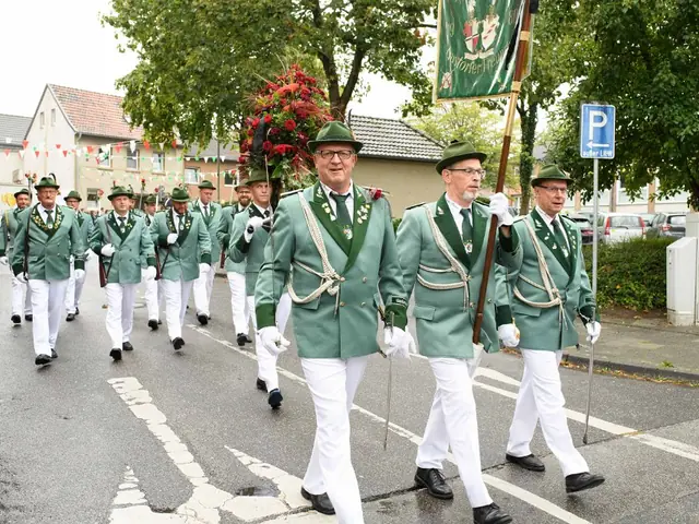 Schützenfest Sonntag Vormittag 2018 – Vorschau 101