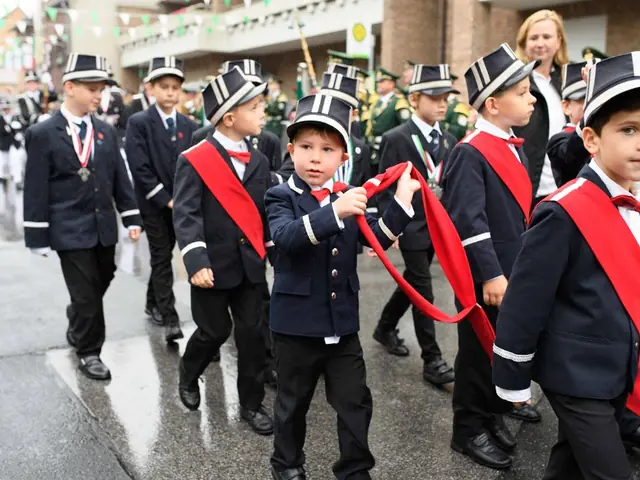 Schützenfest Sonntag Vormittag 2018 – Vorschau 199