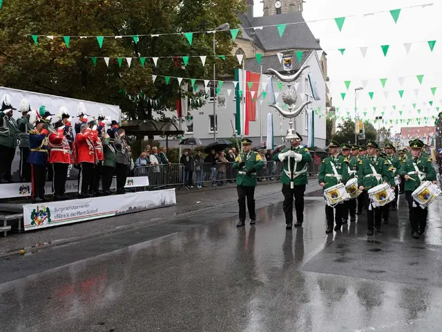 Schützenfest Sonntag Vormittag 2018 – Vorschau 212