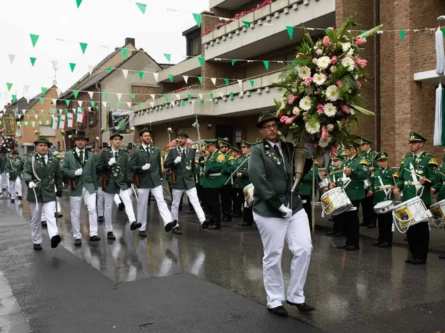 Schützenfest Sonntag Vormittag 2018 – Vorschau 213