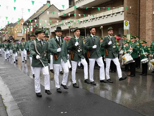 Schützenfest Sonntag Vormittag 2018 – Vorschau 214