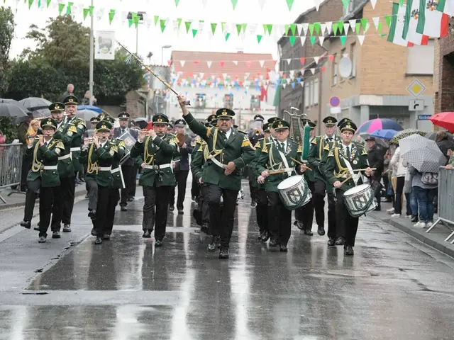 Schützenfest Sonntag Vormittag 2018 – Vorschau 220
