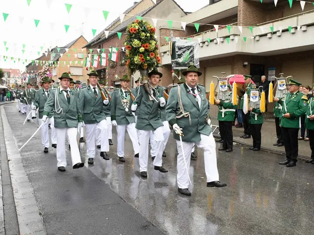 Schützenfest Sonntag Vormittag 2018 – Vorschau 221