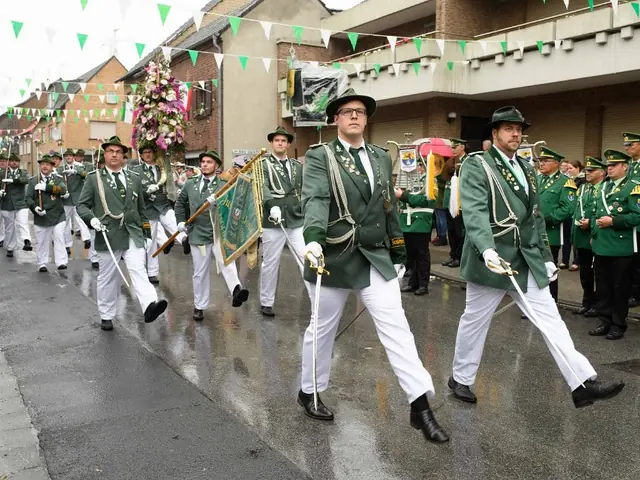 Schützenfest Sonntag Vormittag 2018 – Vorschau 223