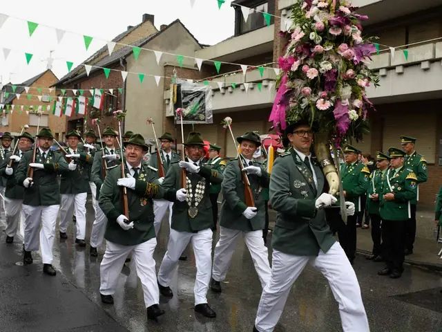 Schützenfest Sonntag Vormittag 2018 – Vorschau 225