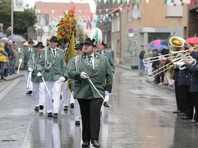 Schützenfest Sonntag Vormittag 2018 – Vorschau 228