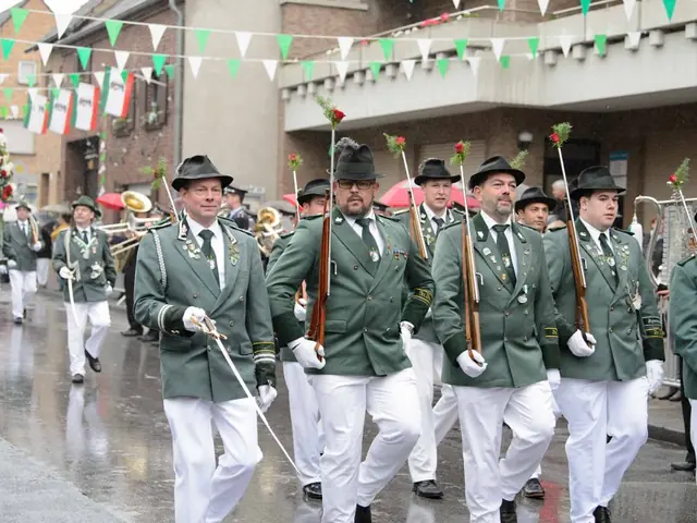 Schützenfest Sonntag Vormittag 2018 – Vorschau 237