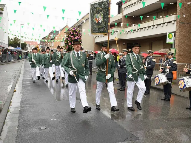 Schützenfest Sonntag Vormittag 2018 – Vorschau 240