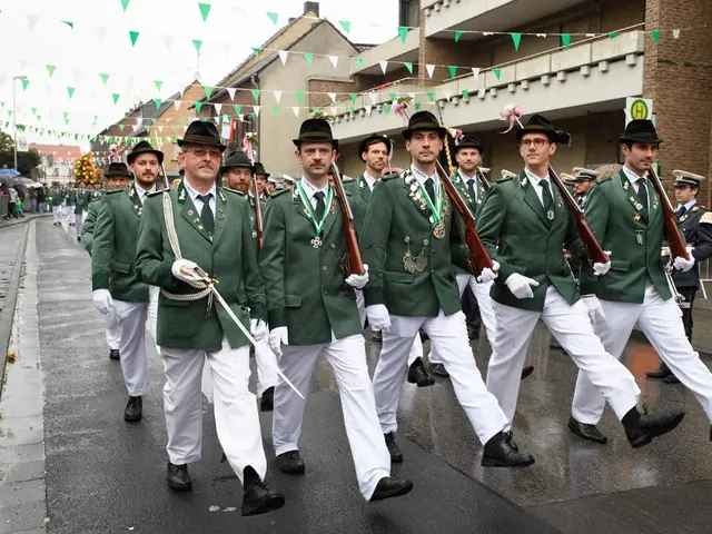 Schützenfest Sonntag Vormittag 2018 – Vorschau 241
