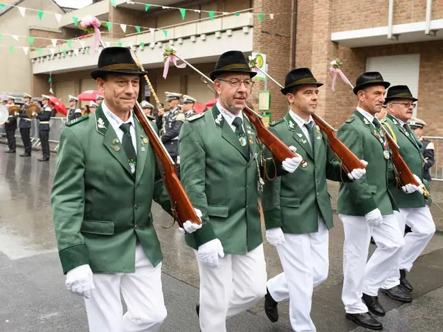 Schützenfest Sonntag Vormittag 2018 – Vorschau 242