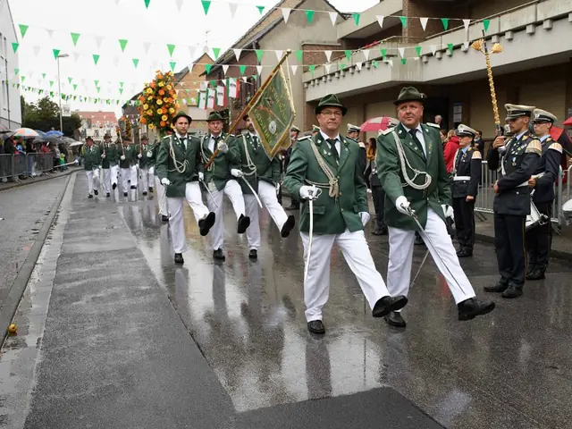 Schützenfest Sonntag Vormittag 2018 – Vorschau 243