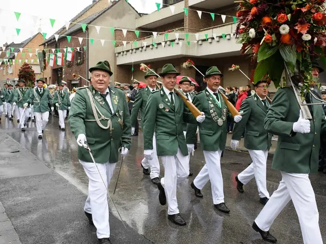 Schützenfest Sonntag Vormittag 2018 – Vorschau 252