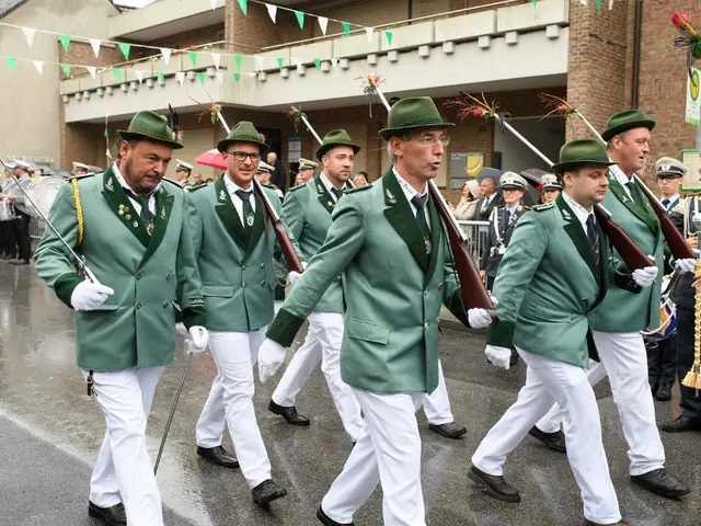 Schützenfest Sonntag Vormittag 2018 – Vorschau 260