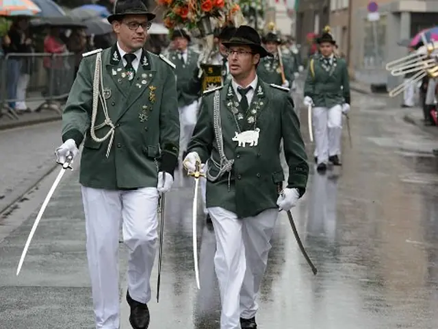 Schützenfest Sonntag Vormittag 2018 – Vorschau 267
