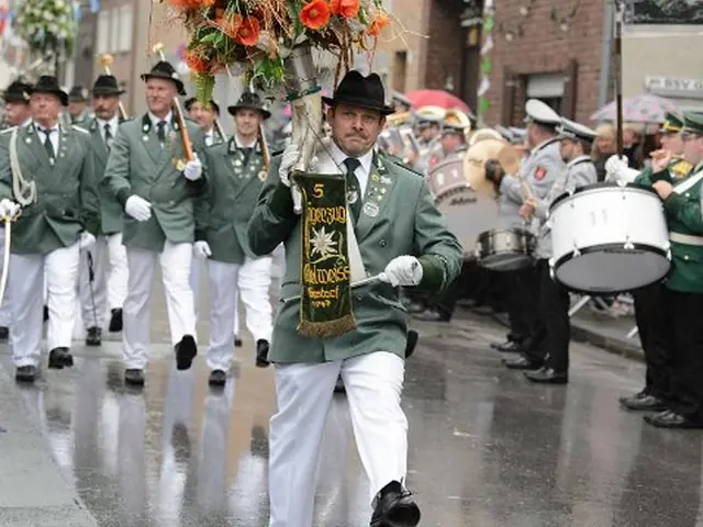 Schützenfest Sonntag Vormittag 2018 – Vorschau 268
