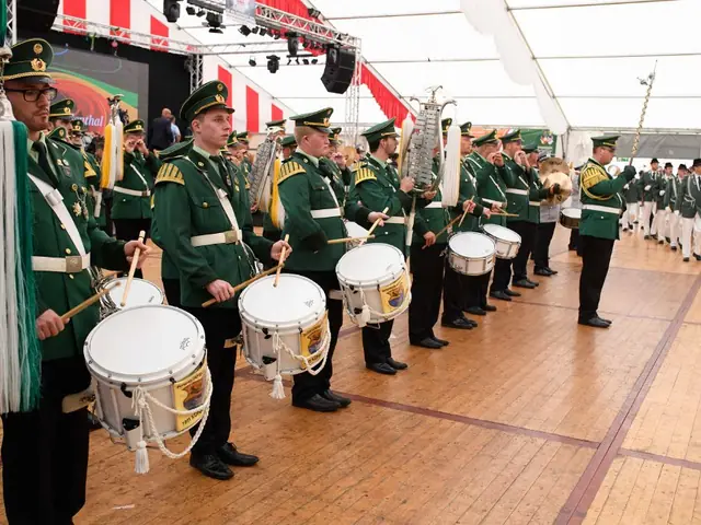 Schützenfest Sonntag Vormittag 2018 – Vorschau 281