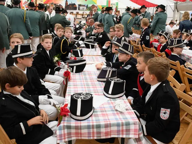 Schützenfest Sonntag Vormittag 2018 – Vorschau 283