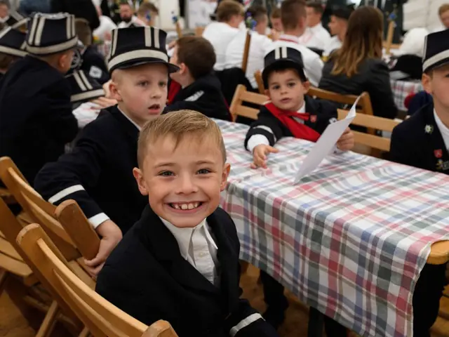 Schützenfest Sonntag Vormittag 2018 – Vorschau 285