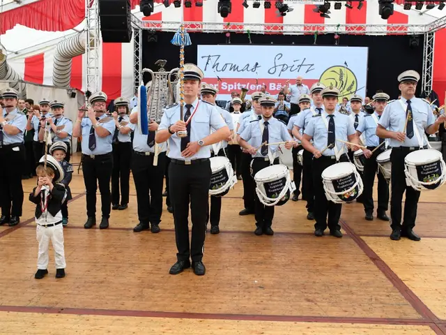 Schützenfest Sonntag Vormittag 2018 – Vorschau 303