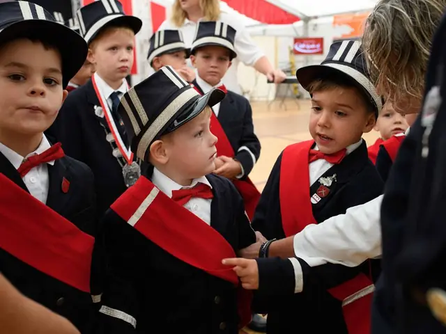 Schützenfest Sonntag Vormittag 2018 – Vorschau 324