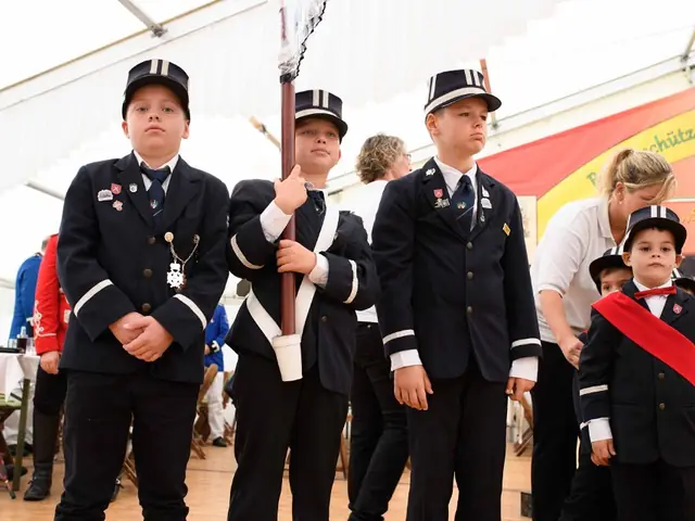 Schützenfest Sonntag Vormittag 2018 – Vorschau 329