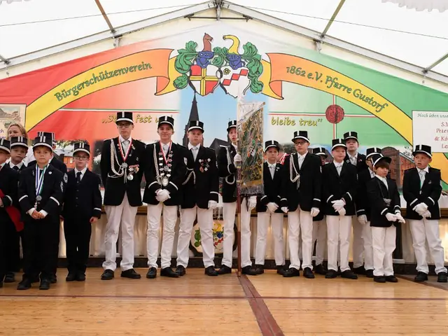 Schützenfest Sonntag Vormittag 2018 – Vorschau 331