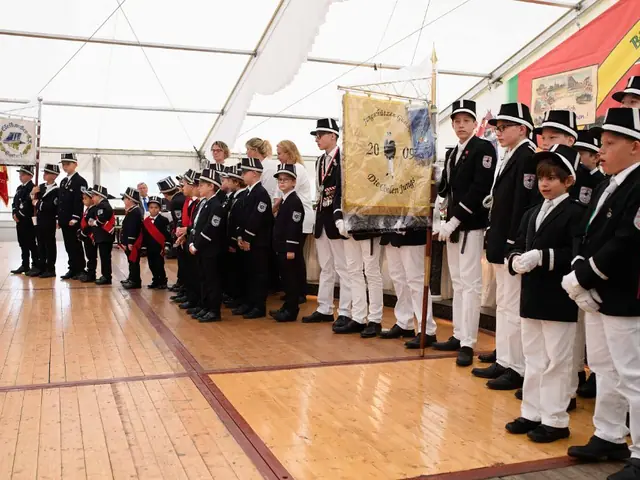 Schützenfest Sonntag Vormittag 2018 – Vorschau 332