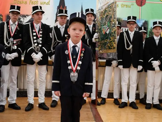 Schützenfest Sonntag Vormittag 2018 – Vorschau 335