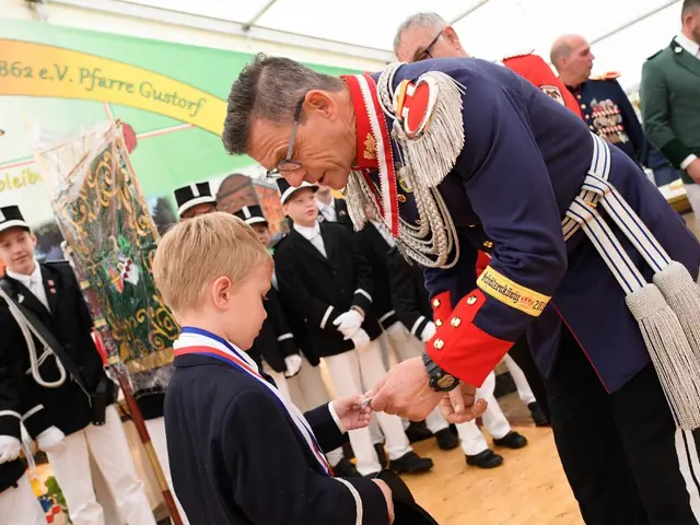 Schützenfest Sonntag Vormittag 2018 – Vorschau 342