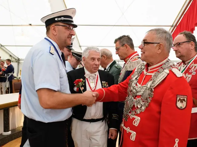 Schützenfest Sonntag Vormittag 2018 – Vorschau 378