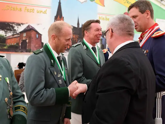 Schützenfest Sonntag Vormittag 2018 – Vorschau 398