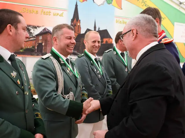 Schützenfest Sonntag Vormittag 2018 – Vorschau 399