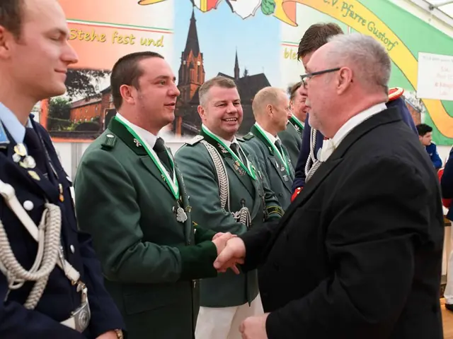 Schützenfest Sonntag Vormittag 2018 – Vorschau 400