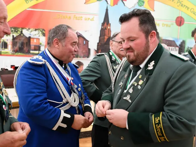 Schützenfest Sonntag Vormittag 2018 – Vorschau 420