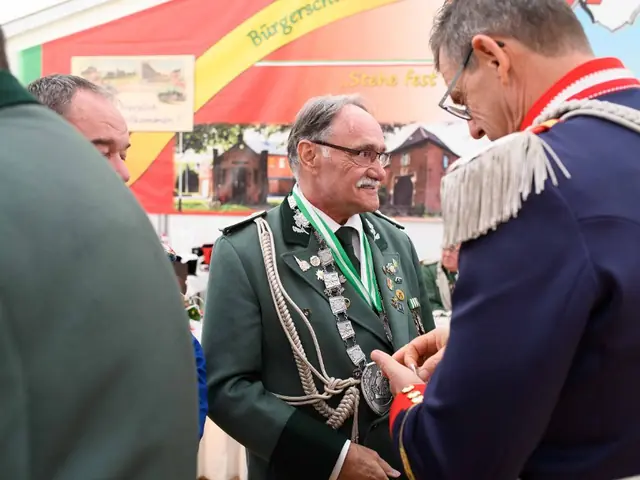 Schützenfest Sonntag Vormittag 2018 – Vorschau 422