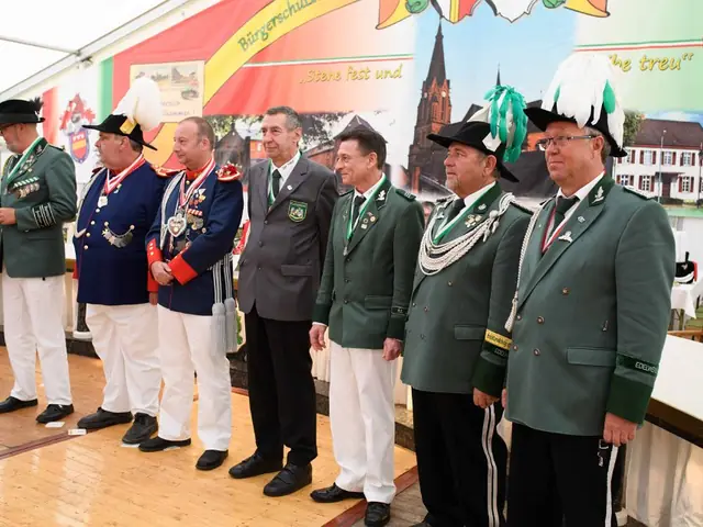 Schützenfest Sonntag Vormittag 2018 – Vorschau 424