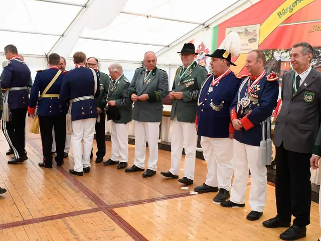 Schützenfest Sonntag Vormittag 2018 – Vorschau 425