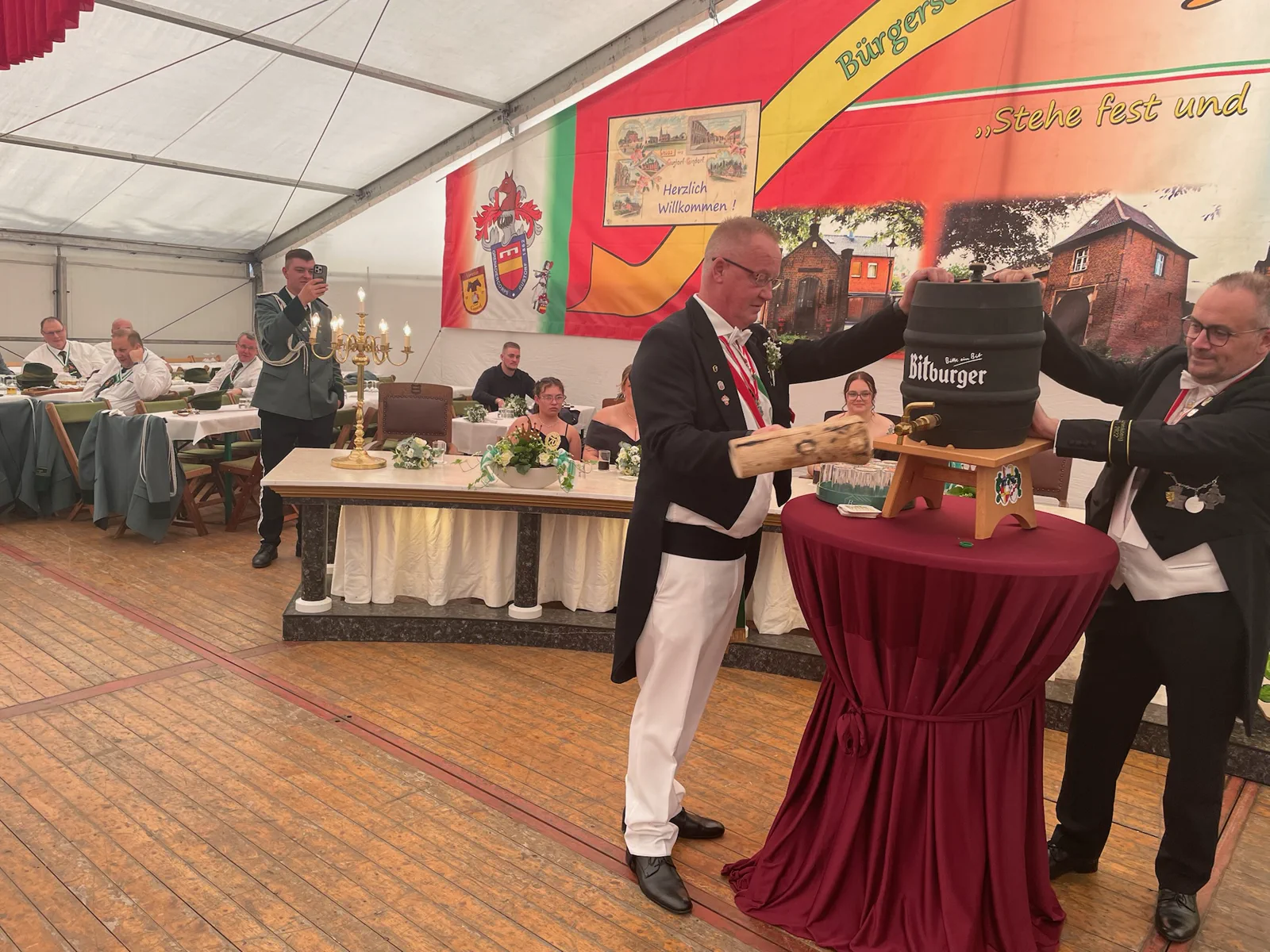 Umzüge & Festsplitter 2025 – Foto 9